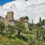 Il Castello di Carbonanan visto dalla SS219
