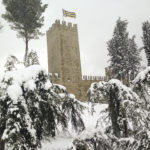 Detaglio del Castello di Carbona sotto la neve